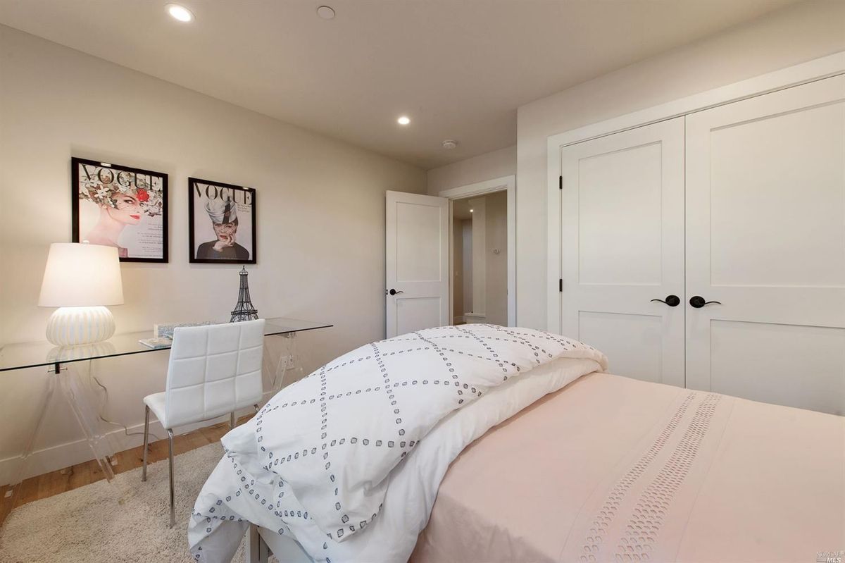 331 Forbes Avenue — photo 22