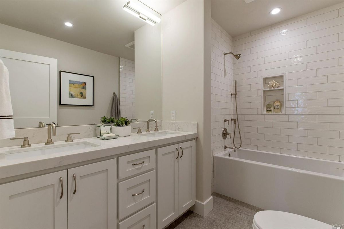 331 Forbes Avenue — photo 23