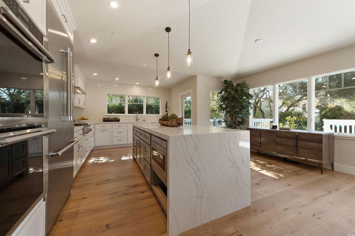 331 Forbes Avenue — photo 8