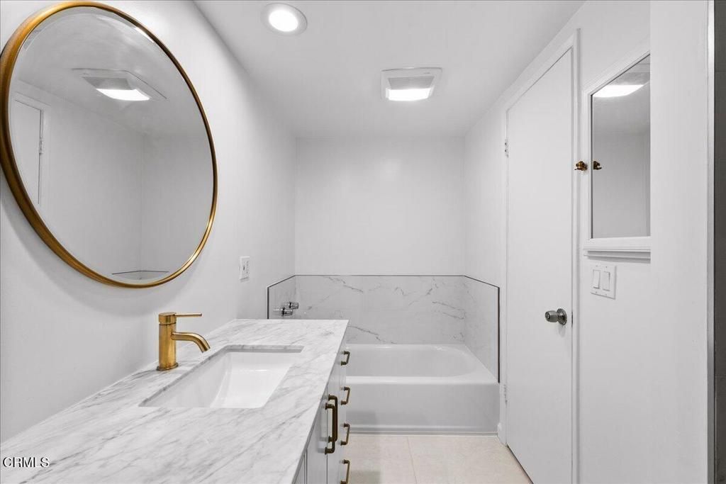 1115 Cordova Street, Unit 300 — photo 31