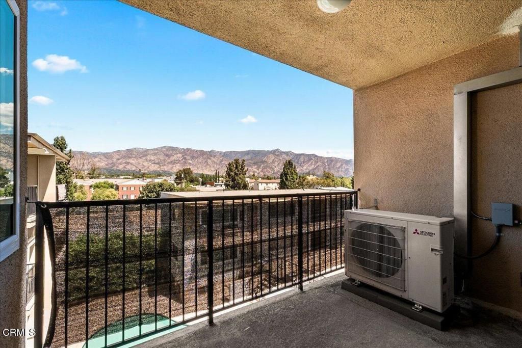 1115 Cordova Street, Unit 300 — photo 33