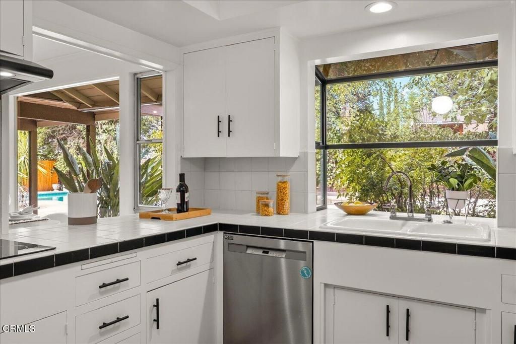 1563 Sierra Madre Villa Avenue — photo 27