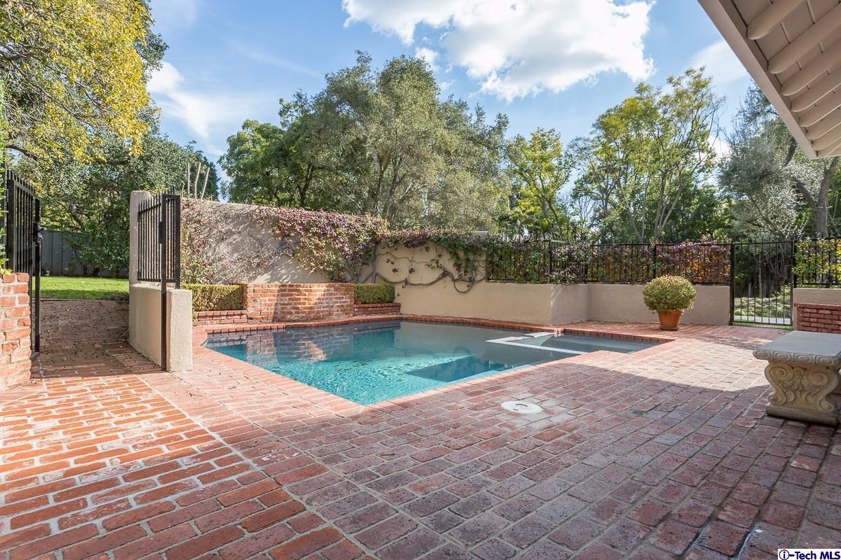 1 Oak Knoll Terrace — photo 34